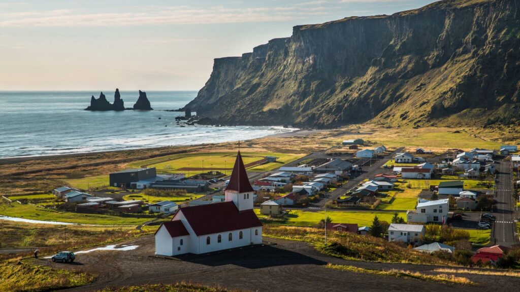 is iceland safe for solo female travellers 